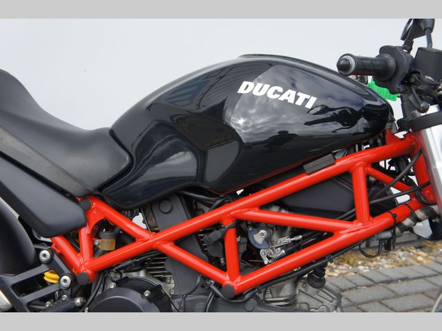 ducati - m-695