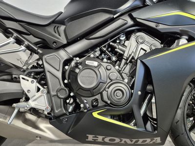 HONDA CBR 650 R – foto 4
