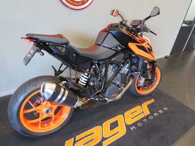 ktm - 1290-super-duke-r