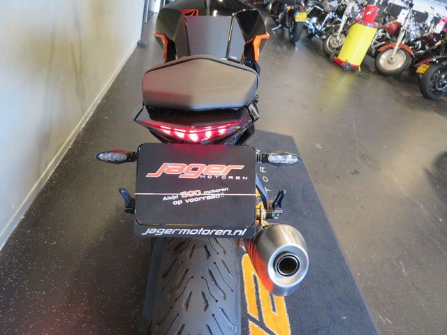 ktm - 1290-super-duke-r