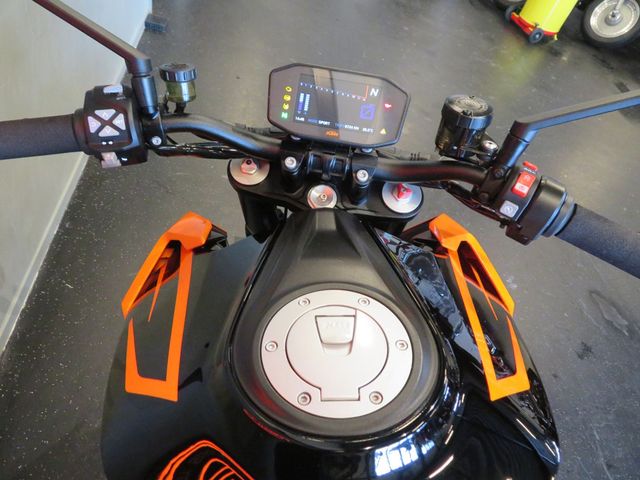 ktm - 1290-super-duke-r