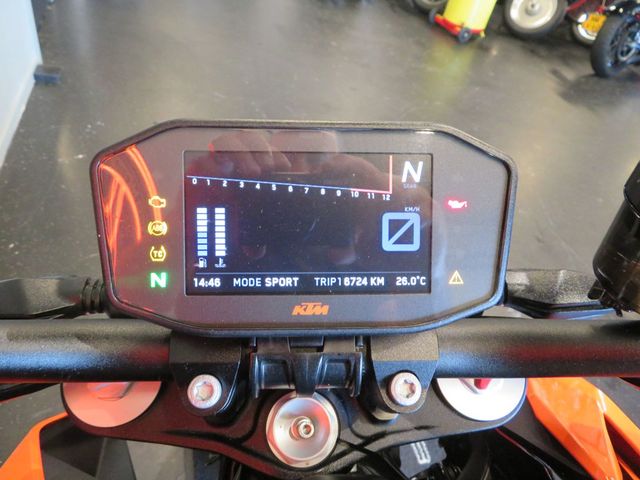 ktm - 1290-super-duke-r