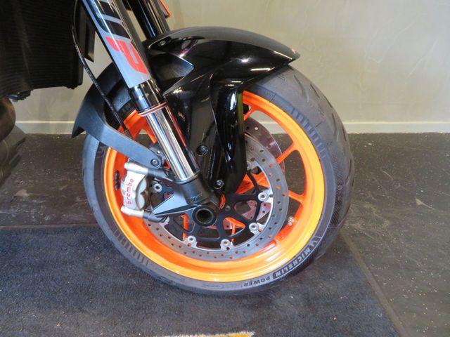 ktm - 1290-super-duke-r