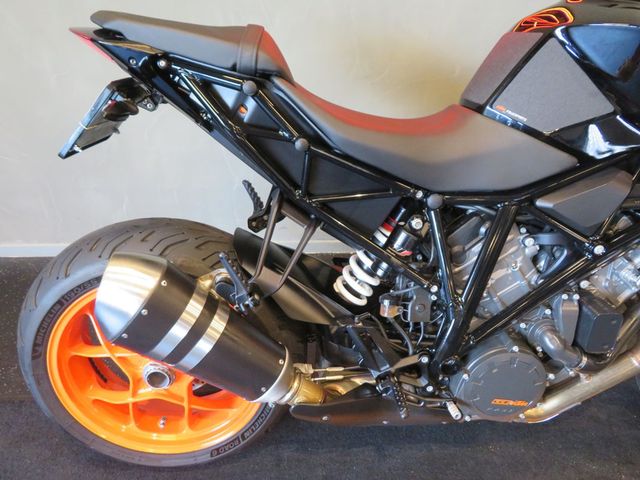 ktm - 1290-super-duke-r