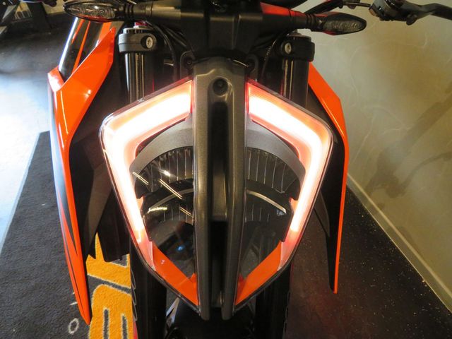 ktm - 1290-super-duke-r