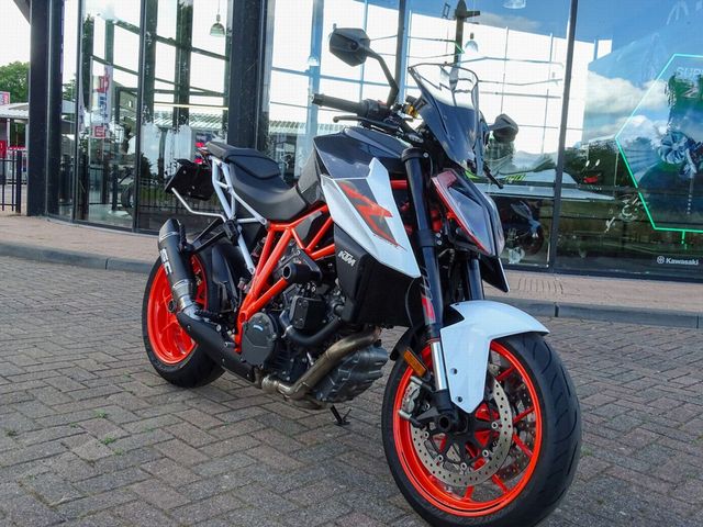 ktm - 1290-super-duke-r