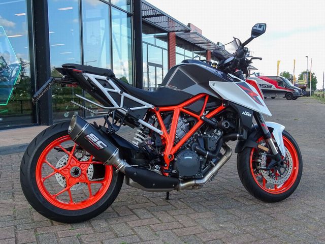 ktm - 1290-super-duke-r