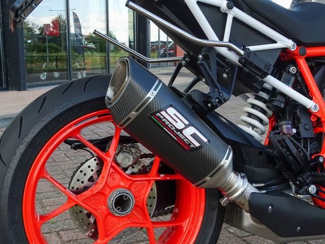 ktm - 1290-super-duke-r