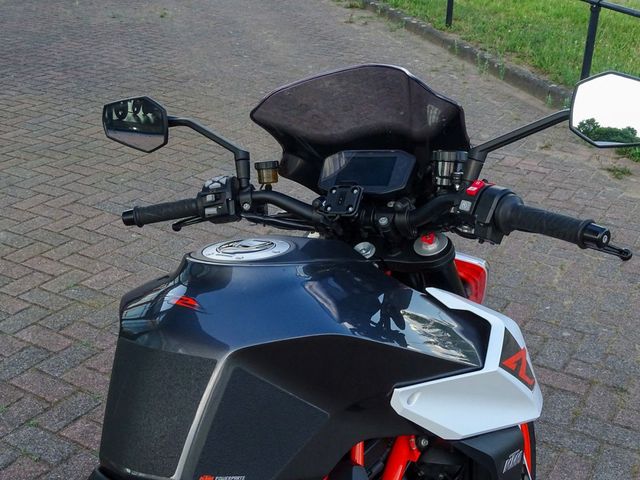 ktm - 1290-super-duke-r