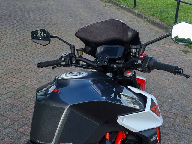 ktm - 1290-super-duke-r