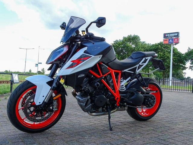 ktm - 1290-super-duke-r
