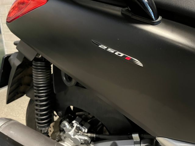 yamaha - x-max-250