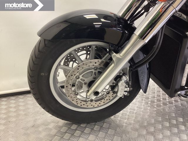 suzuki - m-1800-r-intruder