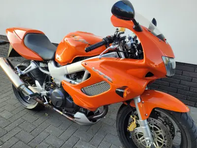 HONDA VTR 1000 F FIRESTORM – foto 3