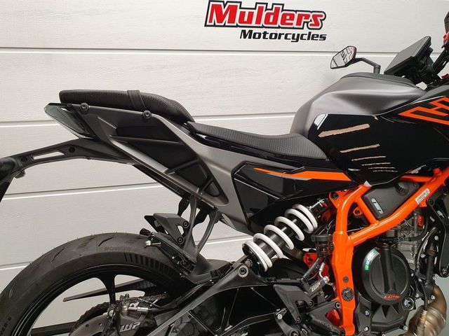 ktm - 390-duke-abs