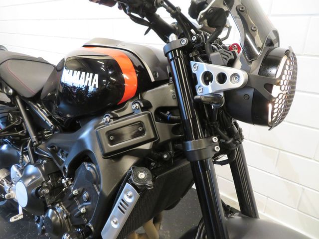 yamaha - xsr-900-abs