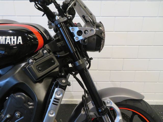 yamaha - xsr-900-abs