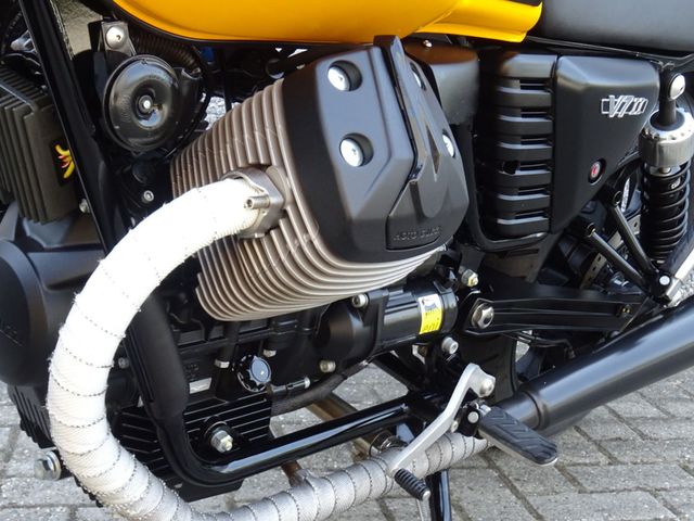 moto-guzzi - v-7-stone