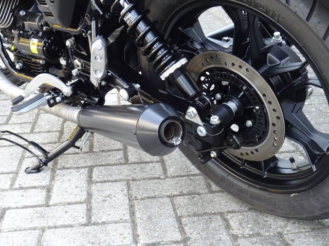 moto-guzzi - v-7-stone