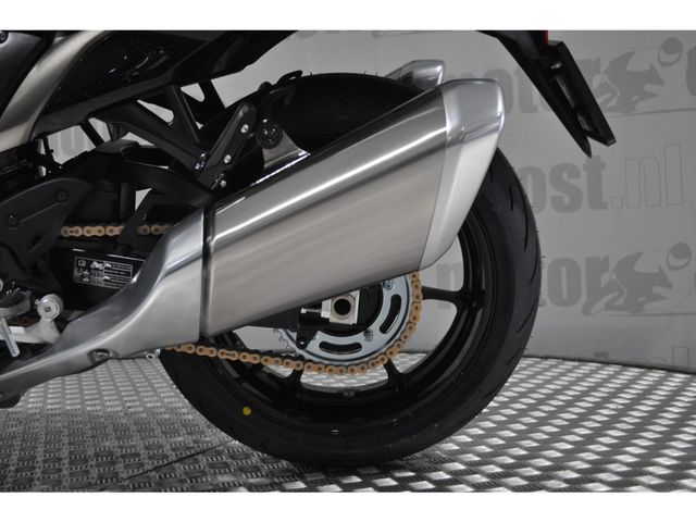 suzuki - gsx-r-1300-hayabusa