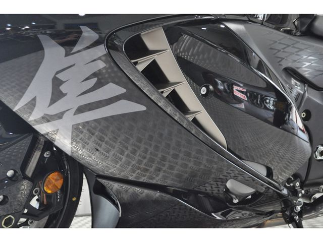 suzuki - gsx-r-1300-hayabusa