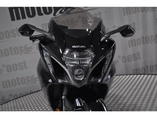 suzuki - gsx-r-1300-hayabusa