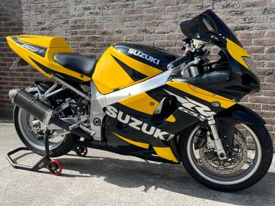SUZUKI GSX-R 600 – foto 3