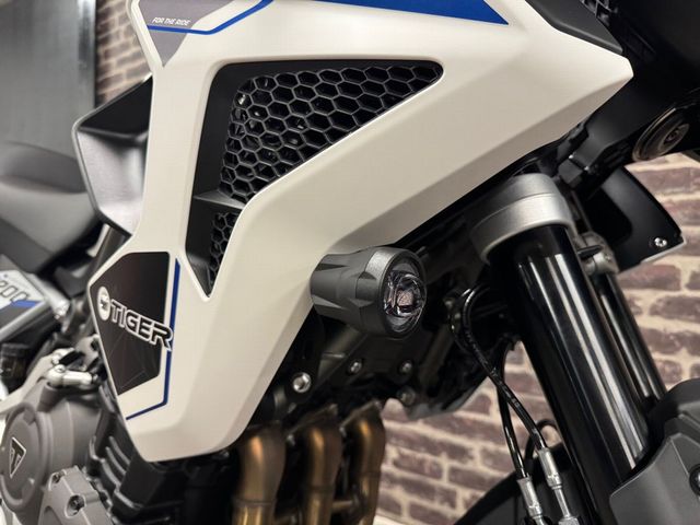 triumph - tiger-1200-gt