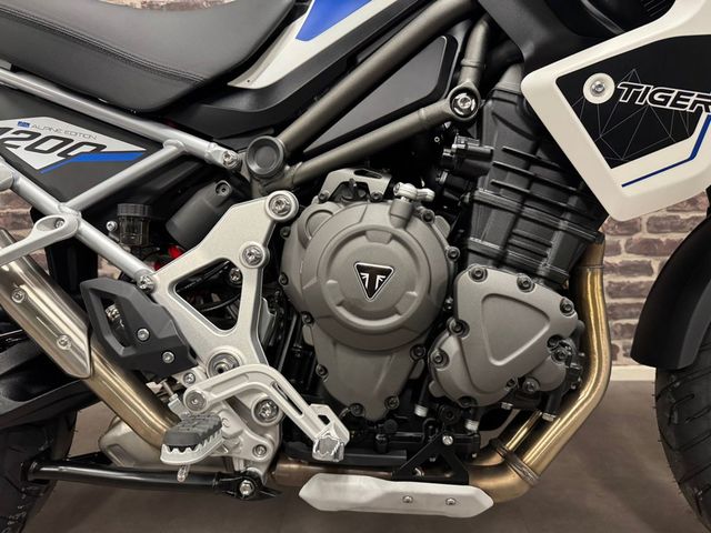 triumph - tiger-1200-gt