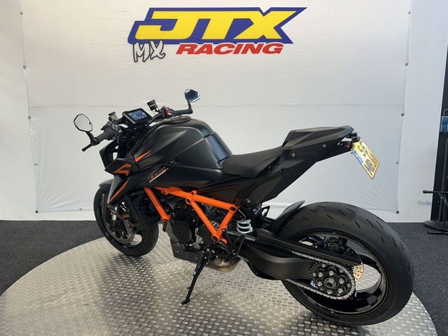 ktm - 1390-super-duke-r-evo