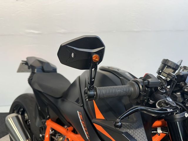 ktm - 1390-super-duke-r-evo