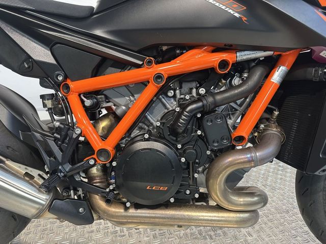 ktm - 1390-super-duke-r-evo