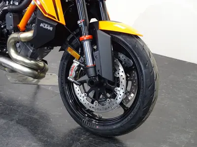 KTM 1390 SUPER DUKE R – foto 2