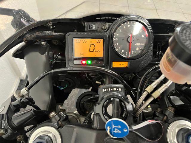 honda - cbr-900-rr-fireblade