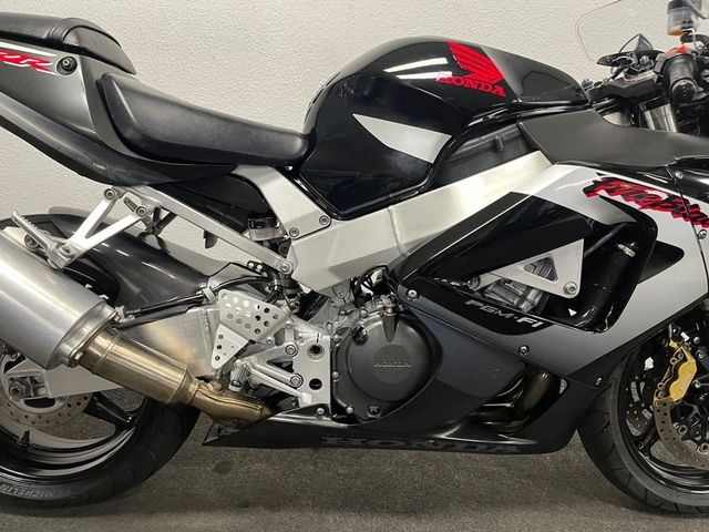 honda - cbr-900-rr-fireblade