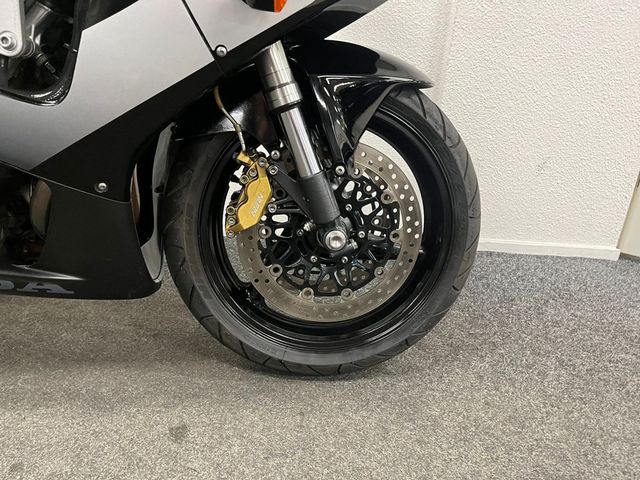 honda - cbr-900-rr-fireblade