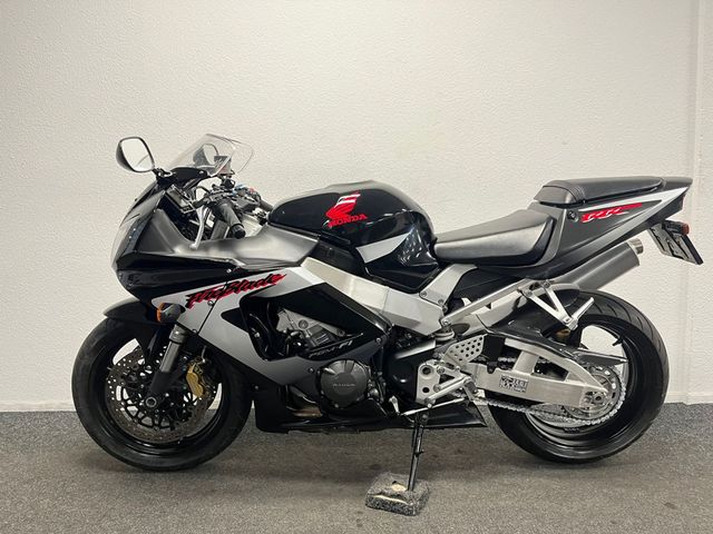 honda - cbr-900-rr-fireblade