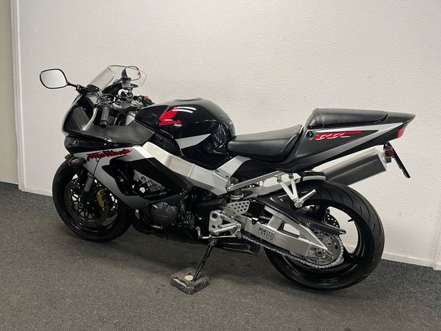 honda - cbr-900-rr-fireblade