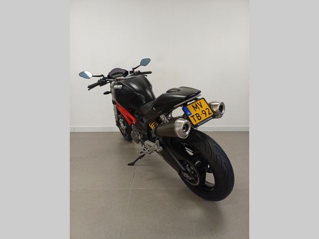 ducati - monster-696