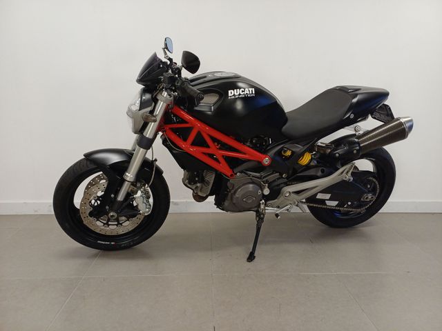 ducati - monster-696