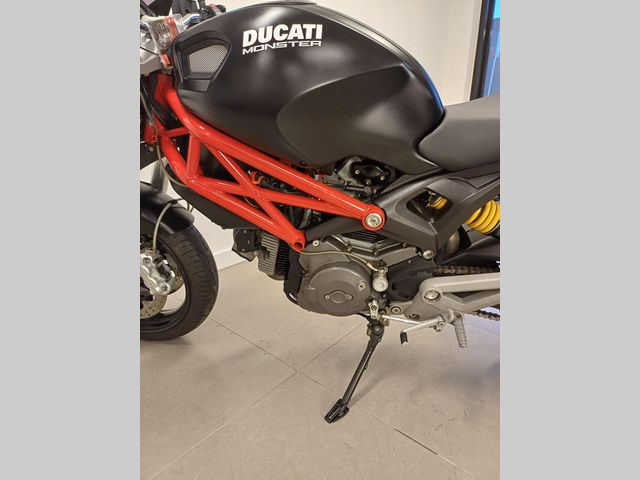 ducati - monster-696