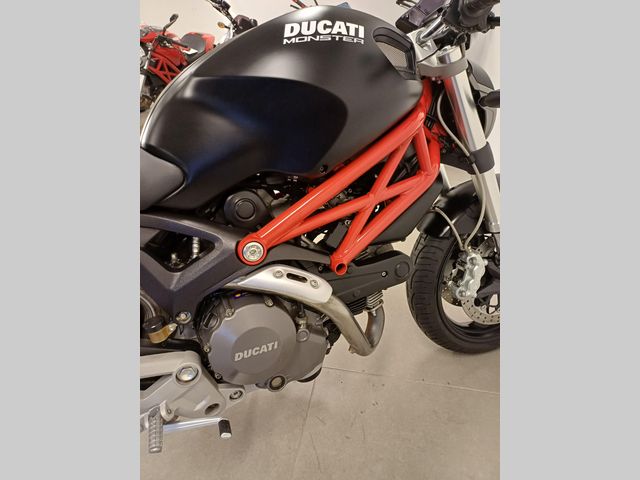 ducati - monster-696