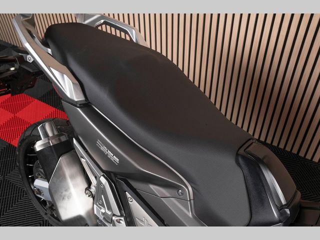 honda - x-adv