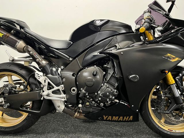 yamaha - yzf-r1