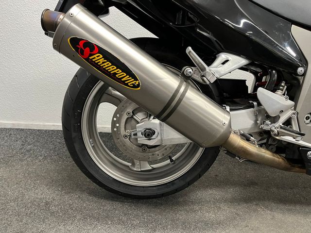 honda - cbr-1100--xx-super-blackbird