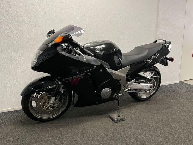 honda - cbr-1100--xx-super-blackbird