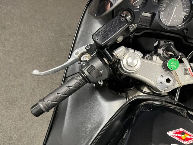 honda - cbr-1100--xx-super-blackbird