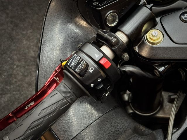suzuki - gsx-r-1300-hayabusa