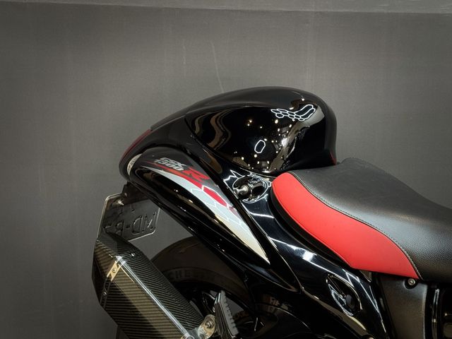 suzuki - gsx-r-1300-hayabusa