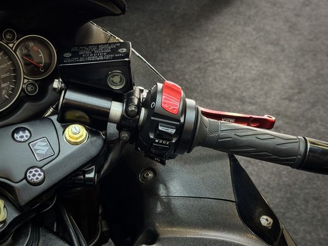 suzuki - gsx-r-1300-hayabusa